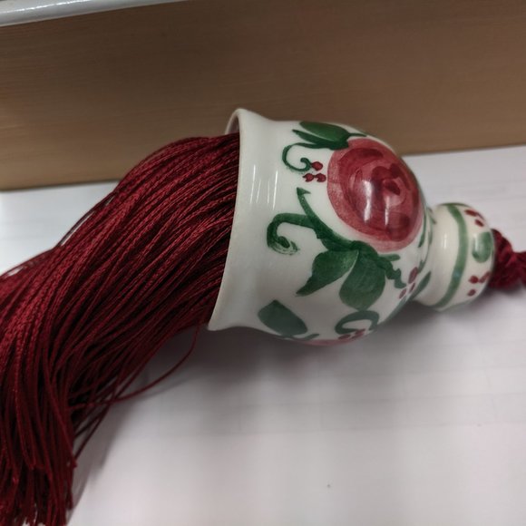 **PRICE REDUCED** Vintage Ceramic Curtain Tiebacks - Picture 2 of 10